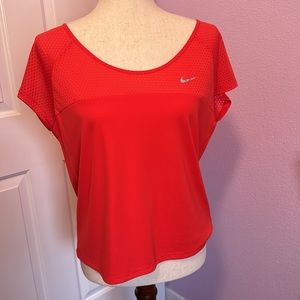 Nike Women’s Dri-Fit Short Sleeve Red Work Out Top Size M